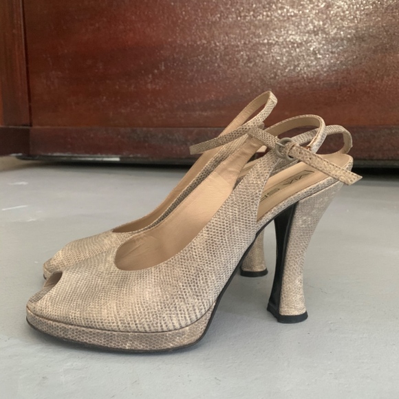 Beige metallic open toed slingback - Picture 3 of 3